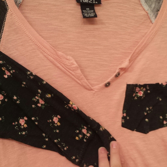 🎀 Rue 21 top 3/4 sleeve - Picture 2 of 3